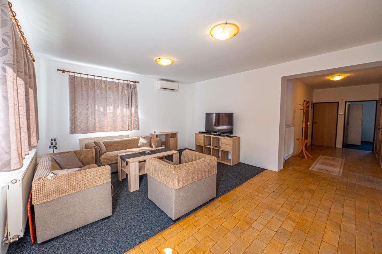 Xlsuite Apartment Comfort Piest'any Exteriör bild